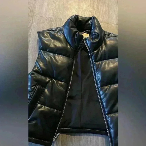 New Micheal Kors $498 leather puffer vest ๐๐๐๐ - Picture 2 of 2